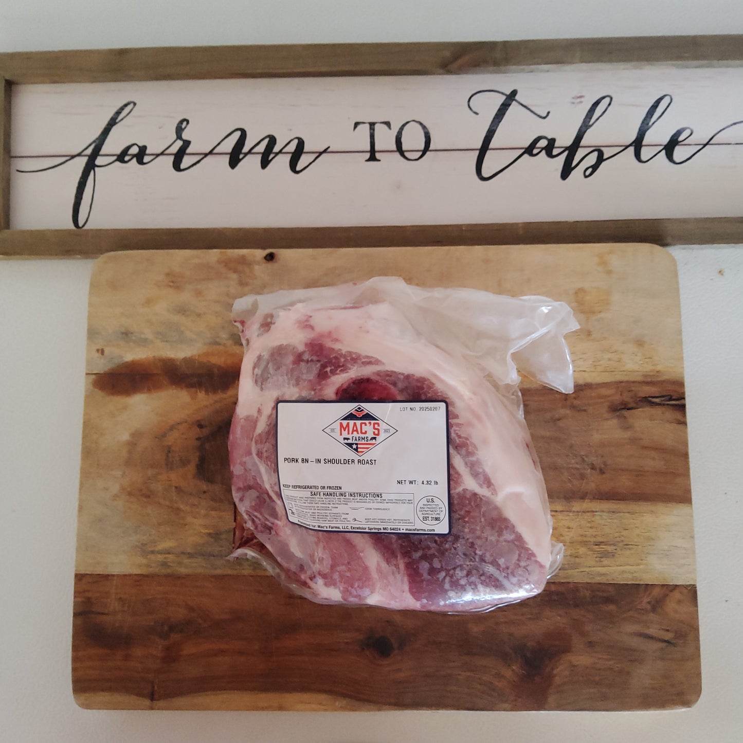 Shoulder Roast - Bone In